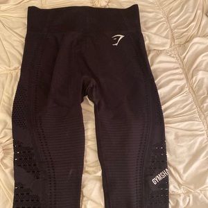 Black gym shark leggings
